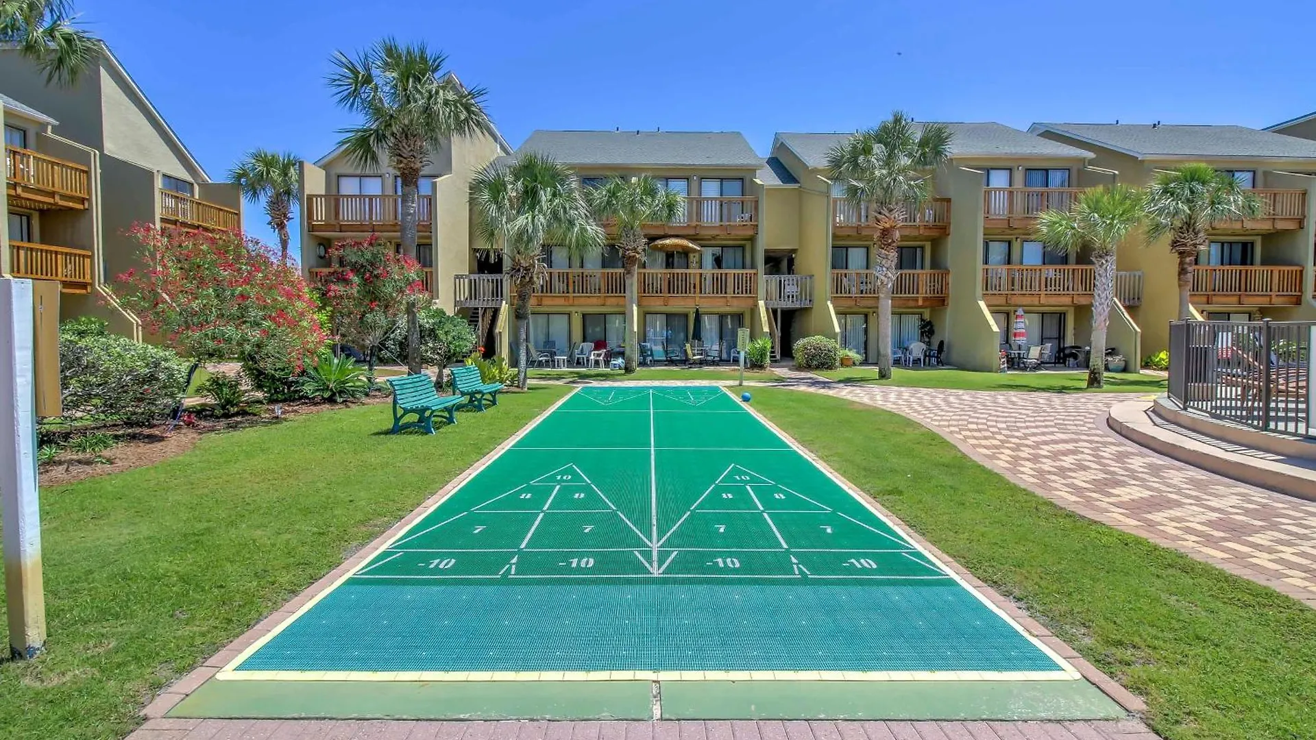 Coastal Pcb Condo - Walk To The Ocean! Panama City Beach Apartment